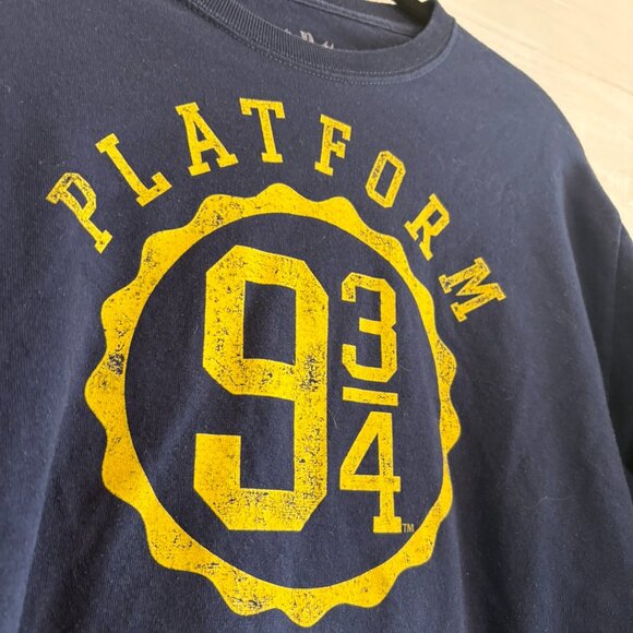 Harry Potter  Medium M HP Graphic Long Sleeve Crop T-Shirt cut off womans 86 - Picture 2 of 3